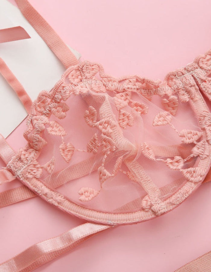 SHOPIQAT Lace Mesh See-Through 3-Pieces Lingerie Set